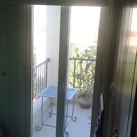 Kyproula Apartament *